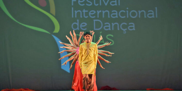 Companhia de dança da Escola Professora Elizângela Cardoso conquista prêmio de 2º lugar no Festival Internacional de Goiás