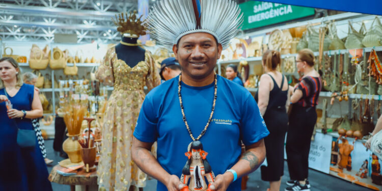 Artesanato tocantinense desperta o interesse de compradores nacionais e internacionais