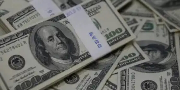 Ibovespa cai 0,1% na segunda semana seguida de queda; dólar passa de R$ 5,65