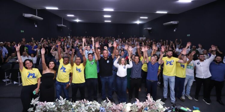 Senador Eduardo Gomes reforça apoio à reeleição de Josi Nunes em encontro com pré-candidatos a vereador em Gurupi