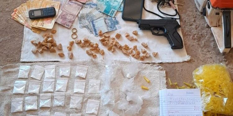 Em Luzimangues, Polícia Civil prende traficante e apreende dezenas de porções de substâncias entorpecentes 