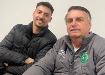 Jair Renan Bolsonaro e Jair Bolsonaro Reprodução/Instagram @bolsonaro_jr