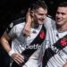 Vasco domina Fortaleza, aproveita expulsão e respira na tabela do Brasileirão