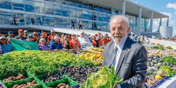 Lula destacou que a apresentação da proposta a pequenos e médios produtores vai trazer benefícios ao Brasil
03/07/2024 - Ricardo Stuckert / PR