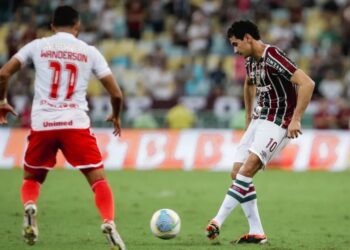 Lance de Fluminense x Internacional pela 14ª rodada do Brasileirão LUCAS MERÇON / FLUMINENSE FC