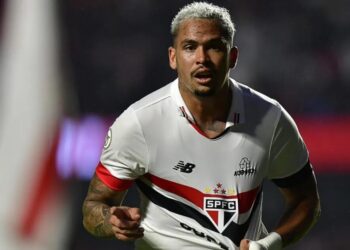 Luciano marcou o terceiro gol da vitória do São Paulo Reprodução/Twitter/Brasileirão/Eduardo Carmim/Photo Premium/Gazeta Press