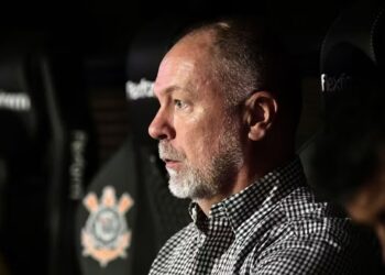 Mano Menezes deixou o Corinthians no início deste ano — Foto: Marcos Ribolli