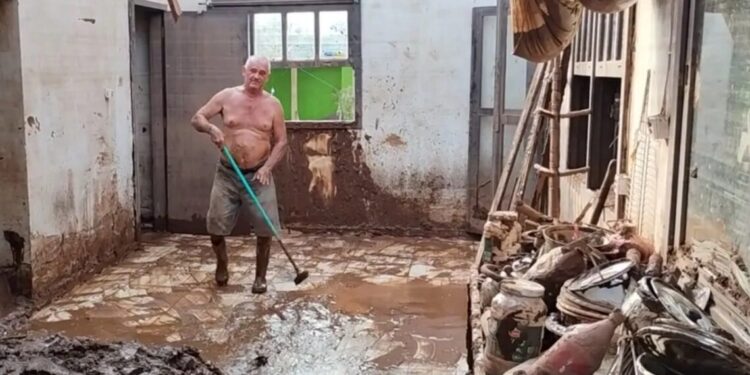 Uma a cada três pessoas precisou fazer reparos na residência por fenômenos climáticos no Brasil, diz pesquisa