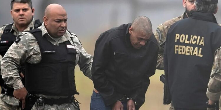 Transferência de Adélio Bispo para hospital psiquiátrico é suspensa