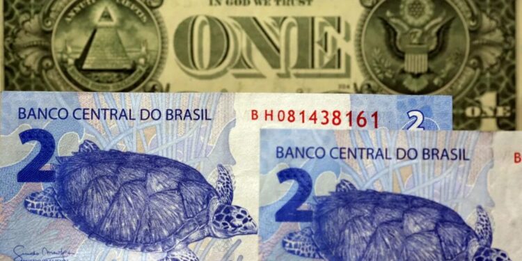 Como o dólar alto afeta o bolso dos brasileiros