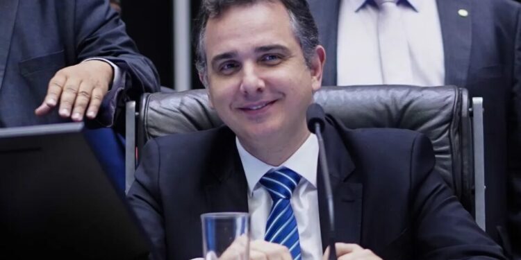 Inteligência artificial só não é mais perigosa do que a burrice humana, diz Pacheco