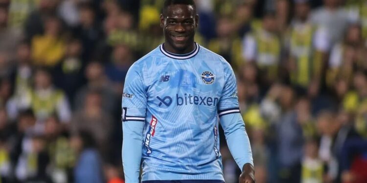 Balotelli no Corinthians: atacante é oferecido e clube negocia contratação