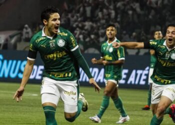 Raphael Veiga foi o protagonista do Derby nesta segunda-feira (1)