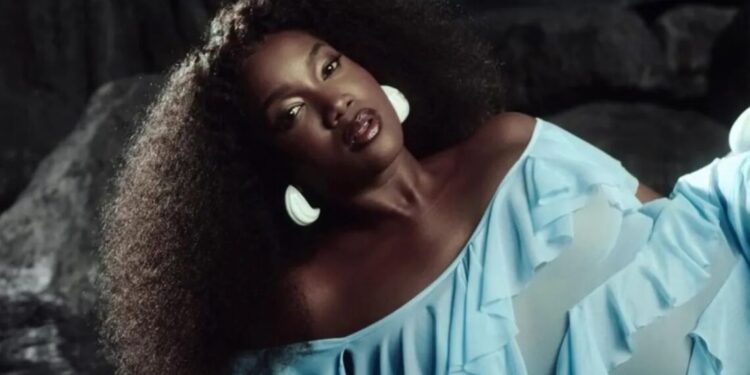 Iza promete álbum de reggae: “Sempre tive vontade de fazer”
