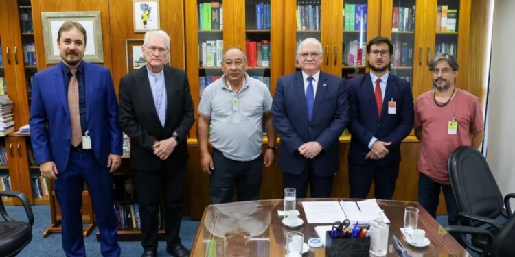 Marco temporal: Fachin faz nova reunião com indígenas e CNBB