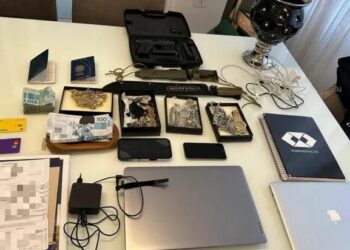 Celulares e demais equipamentos que possa dimensionar o tamanho do crime investigado foram apreendidos Crédito: MPRS/Divulgação