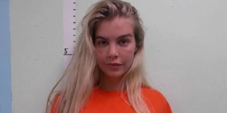 Influencer Kat Torres é condenada a oito anos de prisão por tráfico de pessoas