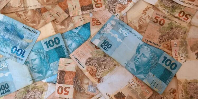 Lucro do FGTS bate recorde em 2023 e soma mais de R$ 23 bilhões