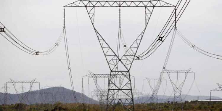 Altas temperaturas fazem consumo de energia subir 8% em maio, diz CCEE