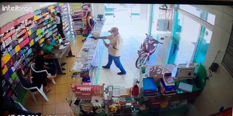 Homem assassinado a tiros era dono de farmácia e motivação do crime está sendo investigada