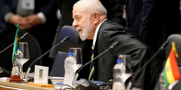 Lula pede garantia de benefícios ao discutir cortes no orçamento de 2025