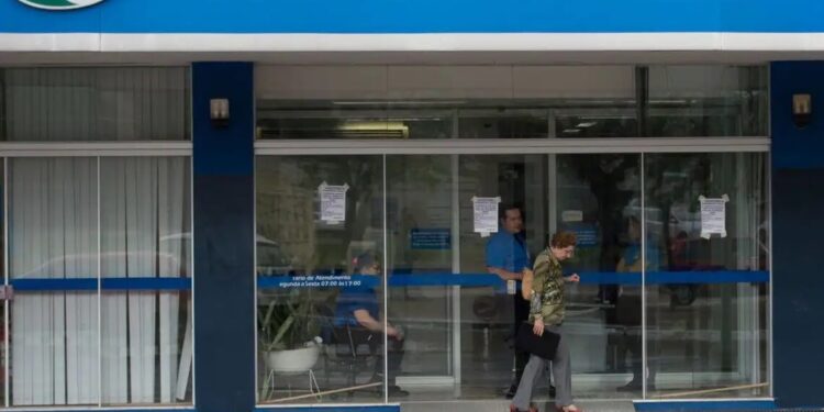 Contenção quer reduzir gasto em benefícios que saltaram até 49% em um ano