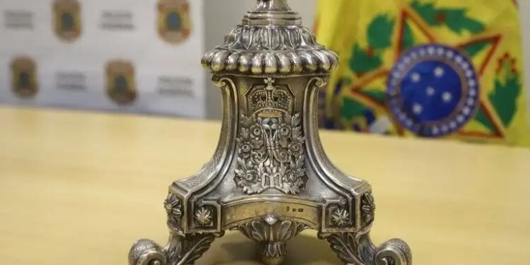 PF restitui cinco peças sacras ao acervo da Igreja da Irmandade Nossa Sra. da Lapa dos Mercadores, no Rio