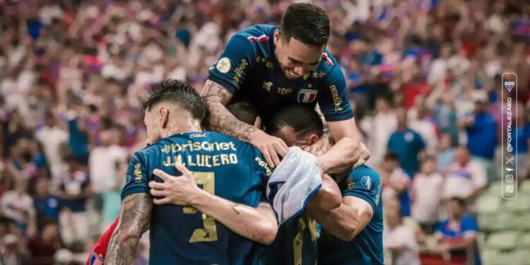 Fortaleza vence Atlético-GO e entra no G4 do Brasileirão