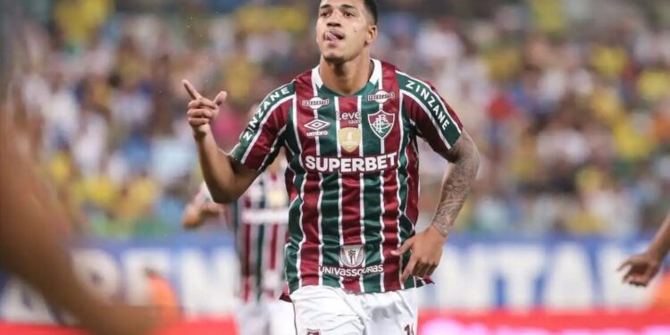 Kauã Elias celebra o gol da vitória do Fluminense na Arena Pantanal
Brasileirão Betano/Twitter