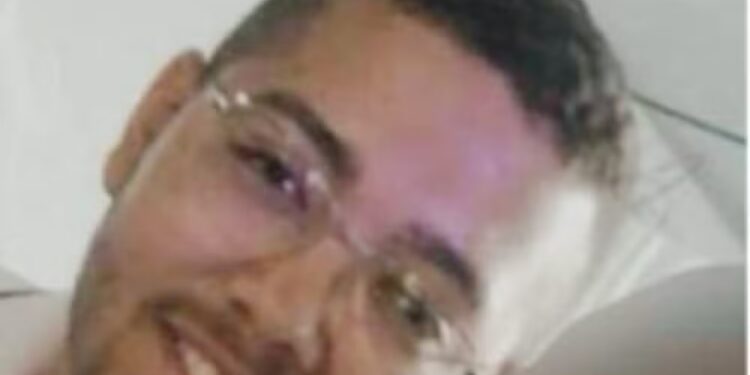 Motociclista morre ao ser atingido por carro em cruzamento