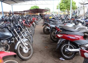 Mais de 900 veículos e sucatas serão leiloados em Araguaína — Foto: Félix Carneiro/Governo do Tocantins