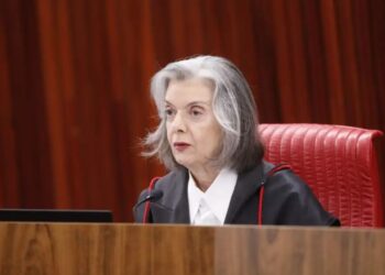 “Sempre que uma mulher avança, todas avançam com ela”, diz Cármen Lúcia à CNN sobre candidatura de Kamala