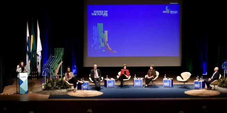 Dilma e Michelle Bachelet se encontram em fórum e discutem medidas para países