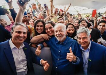 Lula (ao centro na foto): "Plantando mais, a gente vai ter comida mais barata e a gente vai ser mais bonitão, mais gordo e mais saudável neste País" 23/07/2024 - Ricardo Stuckert/PR