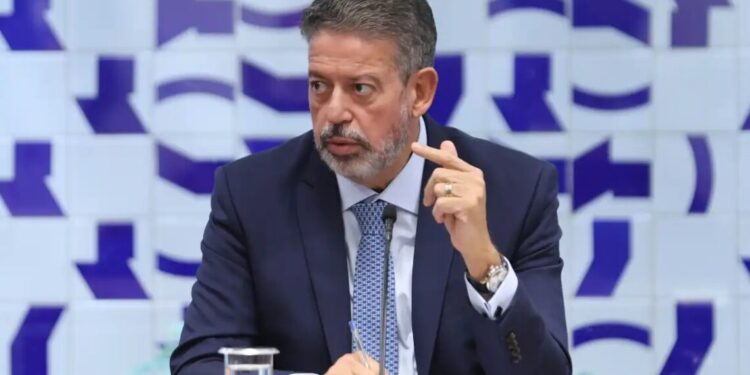 Líderes partidários têm afirmado que o parlamentar alagoano tem falhado em uma promessa
Marina Ramos/Câmara dos Deputados