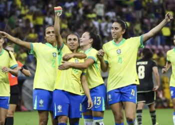 Marta comemora gol pela Seleção Brasileira, que estreia hoje na Olimpíada Chico Peixoto/Eurasia Sport Images/Getty Images
