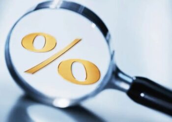 Taxa do DI para janeiro de 2026 estava em 11,755%, ante 11,59% do ajuste anterior, enquanto a taxa para janeiro de 2027 estava em 12,025%, ante 11,842%
Getty Images