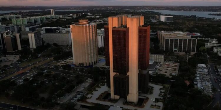 Corte de juros não deve ocorrer nesta semana em meio a incertezas, diz secretário de Haddad