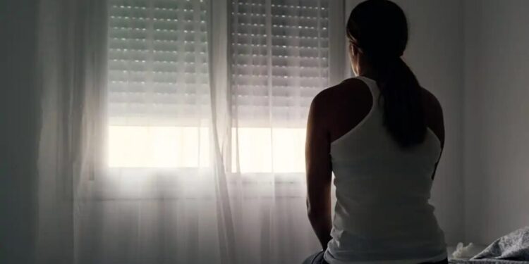 Diminuição da luz solar durante os meses mais frios pode ser um fator para a depressão sazonal
Alvaro Medina Jurado/GettyImages