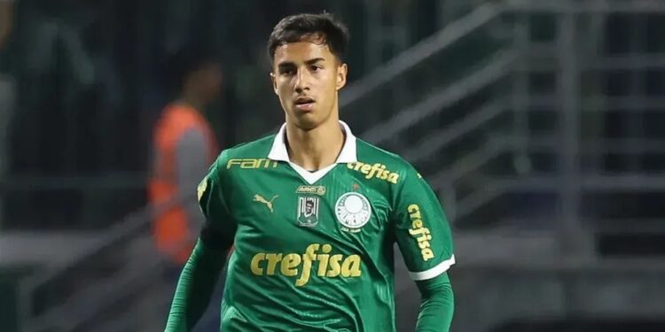 Insatisfeito, Abel usa zagueiro da base do Palmeiras como exemplo