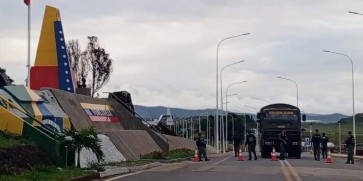 Prefeito de Pacaraima relata corrida por alimentos e combustível na fronteira com a Venezuela