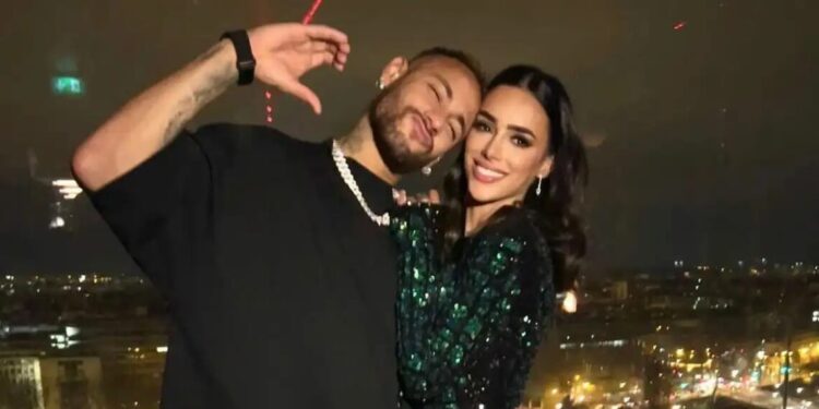 Bruna Biancardi fala sobre expor relação com Neymar: “Sou crucificada”