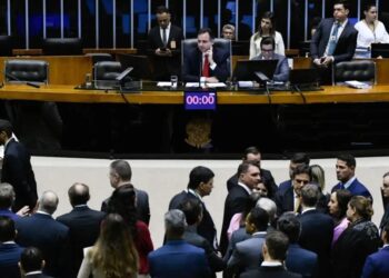 Plenário da Câmara dos Deputados durante sessão conjunta do Congresso Nacional destinada à deliberação de vetos