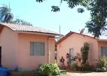 Casas doadas às famílias desapropriadas pela barragem de Babaçulândia, no norte do Tocantins. — Foto: Reprodução/TV Anhanguera