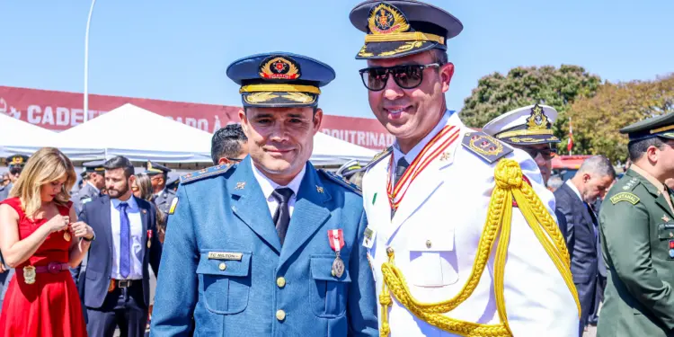 CBMDF concede Comenda Imperador Dom Pedro II ao Comandante-geral do CBMTO