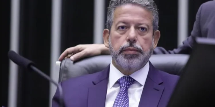 Lira quer mais reuniões de Lula com deputados