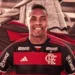 Flamengo anuncia a contratação do lateral-esquerdo Alex Sandro
