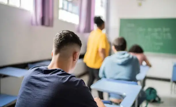 MEC ofertará 6,7 mil vagas de pós-graduação para professores