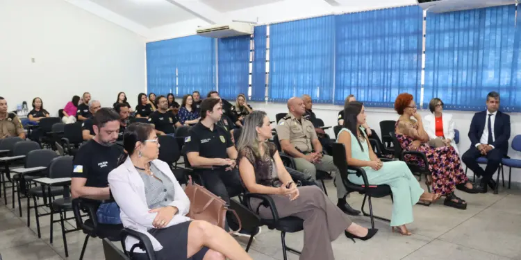 Operadores de segurança pública participam da 2ª edição do curso de Polícia Antirracista