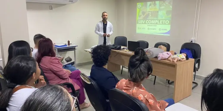 Servidores da UNACON/HRA participam de capacitação sobre Suporte Básico de Vida